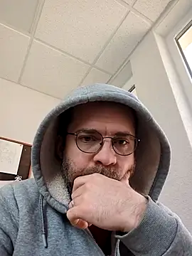 Snapshot of gayboyx77 chatting on April 15, 2026, 9:38 am gayboyx77 online show from April 15, 2026, 9:38 am