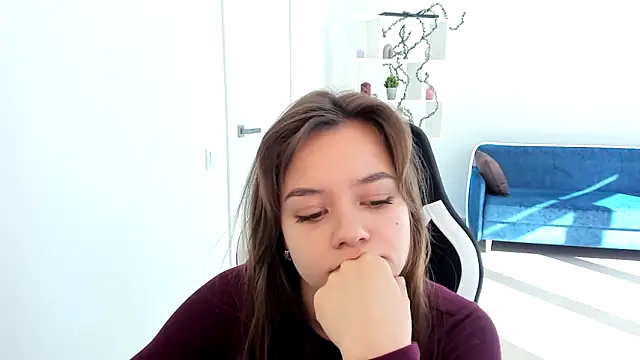 Snapshot of BrunaLinklater chatting on April 16, 2026, 11:11 am BrunaLinklater online show from April 16, 2026, 11:11 am