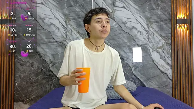 Snapshot of NoahWalker__ chatting on June 18, 2026, 10:52 am NoahWalker online show from June 18, 2026, 10:52 am