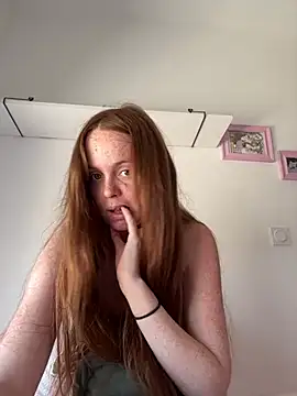 lilysmn online show from May 6, 2026, 1:27 pm