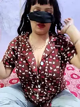 binnik216 online show from June 3, 2026, 6:46 pm
