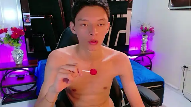 Snapshot of BlurEyes1 chatting on April 15, 2026, 9:04 pm BlurEyes1 online show from April 15, 2026, 9:04 pm