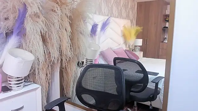 Snapshot of mia__evans_ chatting on July 27, 2026, 1:18 pm mia evans online show from July 27, 2026, 1:18 pm