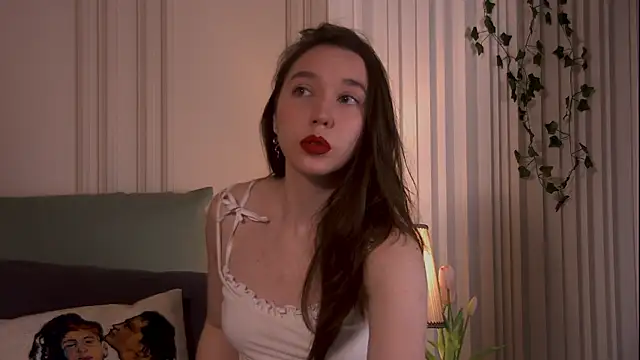 Snapshot of Suzaneey chatting on May 9, 2026, 6:35 pm Suzaneey online show from May 9, 2026, 6:35 pm