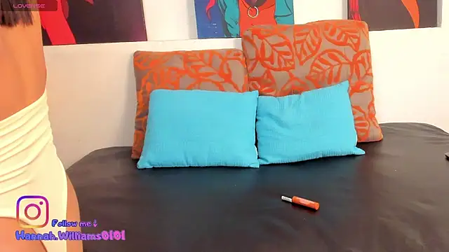 Snapshot of HannahhWilliams chatting on June 25, 2026, 12:32 am HannahhWilliams online show from June 25, 2026, 12:32 am