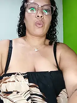 Snapshot of DivaCaliente1 chatting on May 12, 2026, 1:14 am DivaCaliente1 online show from May 12, 2026, 1:14 am