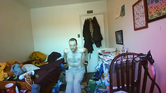 Snapshot of JohnnyMoves chatting on July 1, 2026, 5:34 pm JohnnyMoves online show from July 1, 2026, 5:34 pm
