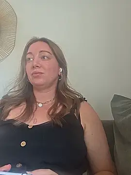 Snapshot of arielsweetieee chatting on July 18, 2026, 4:22 pm arielsweetieee online show from July 18, 2026, 4:22 pm