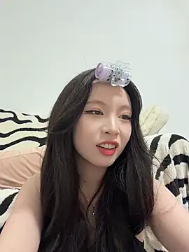 nide-baby online show from April 18, 2026, 12:42 pm