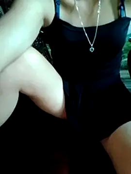 Snapshot of Zara-Lina chatting on June 5, 2026, 7:03 am Zara-Lina online show from June 5, 2026, 7:03 am