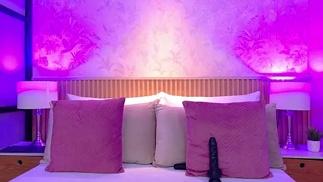 Darcy glow  online show from June 7, 2026, 1:48 pm