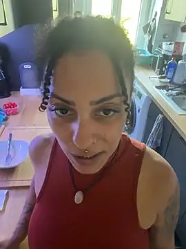 Snapshot of SweetPetiteNoir chatting on May 27, 2026, 5:10 pm SweetPetiteNoir online show from May 27, 2026, 5:10 pm
