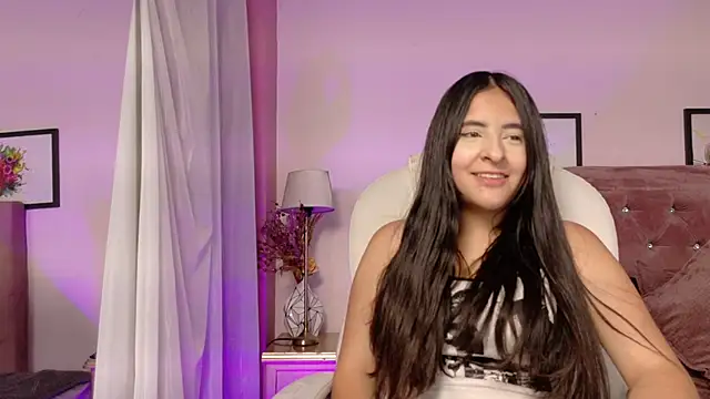 Snapshot of Maggiee_1 chatting on June 26, 2026, 7:29 pm Maggiee 1 online show from June 26, 2026, 7:29 pm