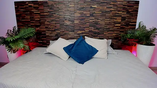 valkiriia   online show from June 3, 2026, 5:43 am