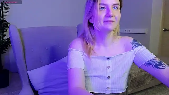 TonyaMeow online show from June 26, 2026, 1:21 am