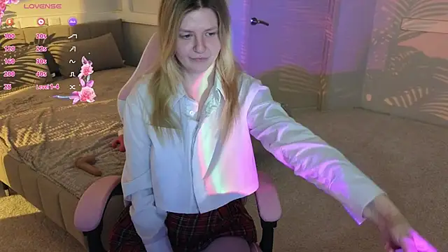 TonyaMeow online show from July 20, 2026, 5:04 pm