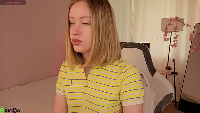 EvaHamilton online show from June 28, 2026, 11:55 pm