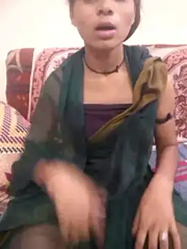Snapshot of Kamini_rani chatting on April 21, 2026, 1:42 am Kamini rani online show from April 21, 2026, 1:42 am
