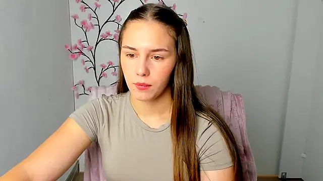Snapshot of Kyara_ra chatting on August 3, 2026, 5:39 am Kyara ra online show from August 3, 2026, 5:39 am