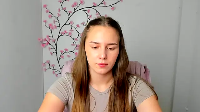 Snapshot of Kyara_ra chatting on August 3, 2026, 9:59 am Kyara ra online show from August 3, 2026, 9:59 am