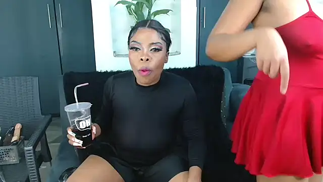 SweetHotLips102 online show from July 7, 2026, 7:23 am