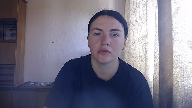 Snapshot of AlinaxJames chatting on June 24, 2026, 8:13 am AlinaxJames online show from June 24, 2026, 8:13 am