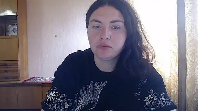 Snapshot of AlinaxJames chatting on July 5, 2026, 12:01 pm AlinaxJames online show from July 5, 2026, 12:01 pm