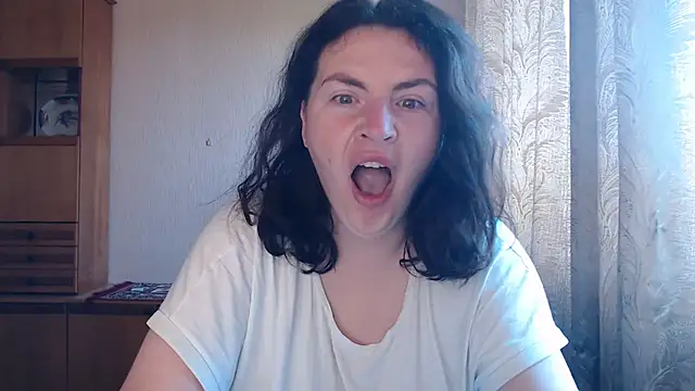 Snapshot of AlinaxJames chatting on July 18, 2026, 7:34 am AlinaxJames online show from July 18, 2026, 7:34 am