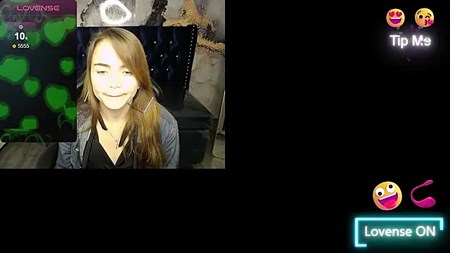 Snapshot of Luxury_11v chatting on April 21, 2026, 8:12 pm Luxury 11v online show from April 21, 2026, 8:12 pm