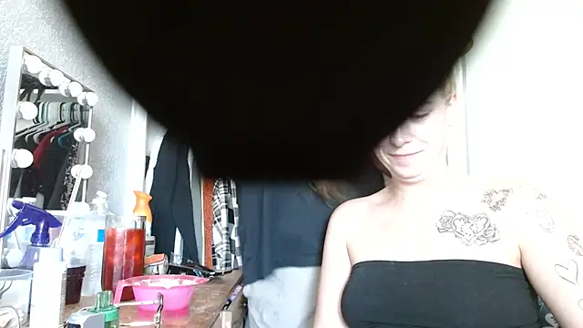 yourfavgirlduh online show from July 3, 2026, 9:54 pm