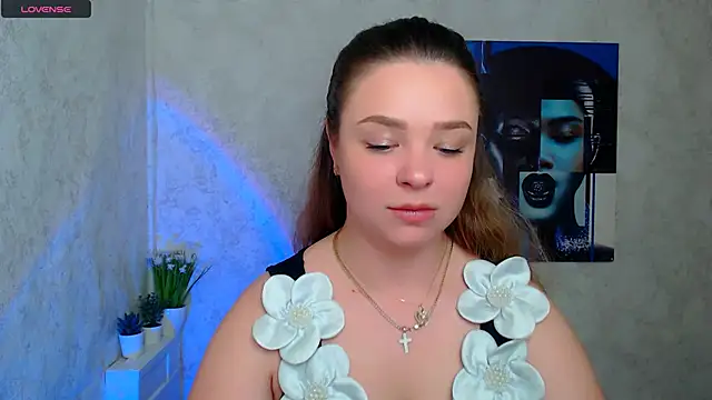NicoleAura online show from May 12, 2026, 6:32 am