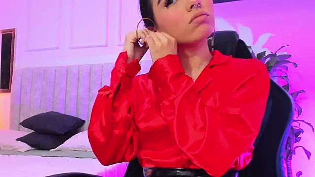 Snapshot of isabella_hv chatting on June 9, 2026, 6:52 pm isabella hv online show from June 9, 2026, 6:52 pm