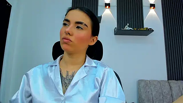 Snapshot of isabella_hv chatting on July 13, 2026, 8:33 pm isabella hv online show from July 13, 2026, 8:33 pm