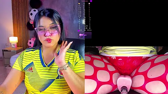 Snapshot of LuciaReid chatting on July 7, 2026, 12:53 pm LuciaReid online show from July 7, 2026, 12:53 pm