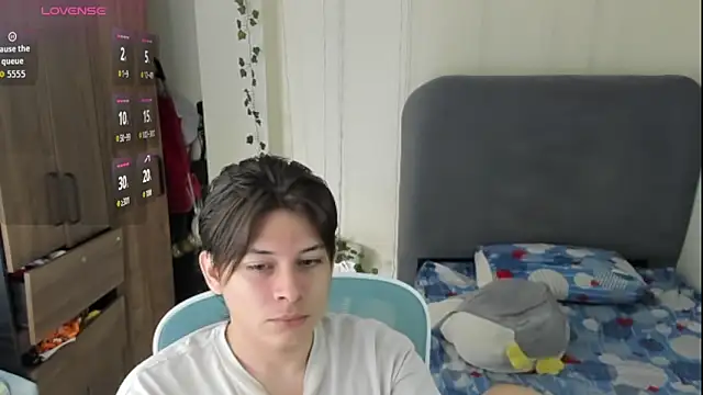 Snapshot of Felixzyn chatting on April 29, 2026, 7:09 pm Felixzyn online show from April 29, 2026, 7:09 pm