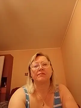 Snapshot of I_amVeronicle chatting on June 19, 2026, 10:30 am I amVeronicle online show from June 19, 2026, 10:30 am