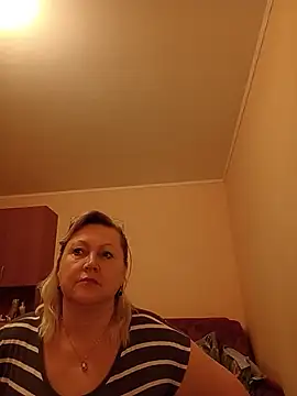 Snapshot of I_amVeronicle chatting on July 7, 2026, 1:04 pm I amVeronicle online show from July 7, 2026, 1:04 pm