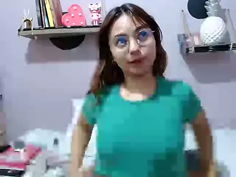 Snapshot of Kitana_kitty chatting on May 24, 2026, 8:19 am Kitana kitty online show from May 24, 2026, 8:19 am