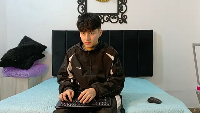 Snapshot of LunayDream chatting on June 20, 2026, 11:35 am LunayDream online show from June 20, 2026, 11:35 am