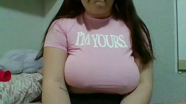 Snapshot of SmokeyAnne chatting on May 11, 2026, 7:55 pm SmokeyAnne online show from May 11, 2026, 7:55 pm