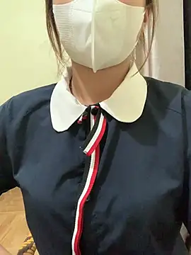 Ninaa18 online show from May 5, 2026, 2:36 pm