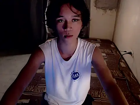Snapshot of urnaughty_paul chatting on May 20, 2026, 2:45 pm urnaughty paul online show from May 20, 2026, 2:45 pm