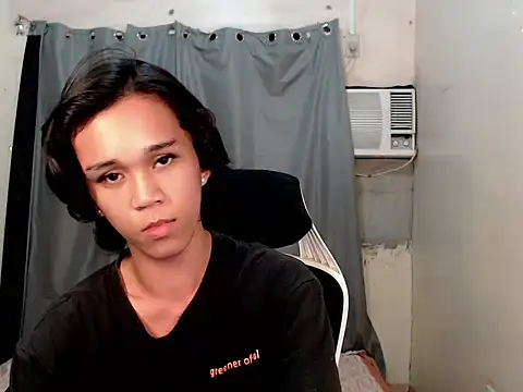 Snapshot of urnaughty_paul chatting on July 2, 2026, 4:57 pm urnaughty paul online show from July 2, 2026, 4:57 pm