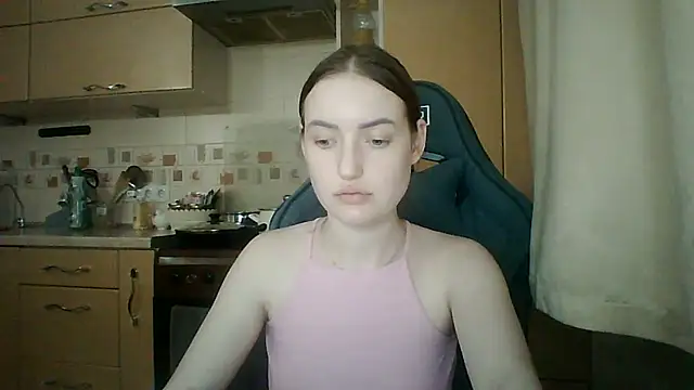 Snapshot of Lisanta chatting on June 11, 2026, 7:56 pm Lisanta online show from June 11, 2026, 7:56 pm