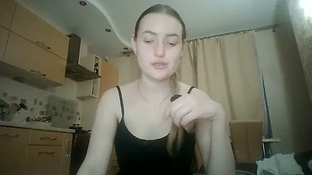 Snapshot of Lisanta chatting on June 26, 2026, 6:12 pm Lisanta online show from June 26, 2026, 6:12 pm
