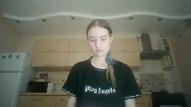 Snapshot of Lisanta chatting on July 1, 2026, 7:35 pm Lisanta online show from July 1, 2026, 7:35 pm