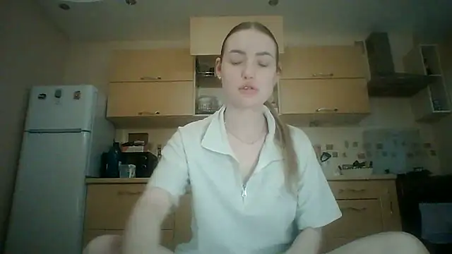 Snapshot of Lisanta chatting on July 8, 2026, 2:49 am Lisanta online show from July 8, 2026, 2:49 am