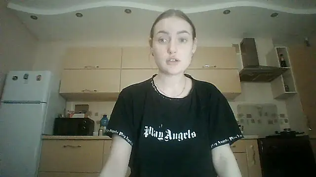 Snapshot of Lisanta chatting on July 21, 2026, 7:27 pm Lisanta online show from July 21, 2026, 7:27 pm