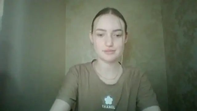 Snapshot of Lisanta chatting on July 25, 2026, 7:44 pm Lisanta online show from July 25, 2026, 7:44 pm