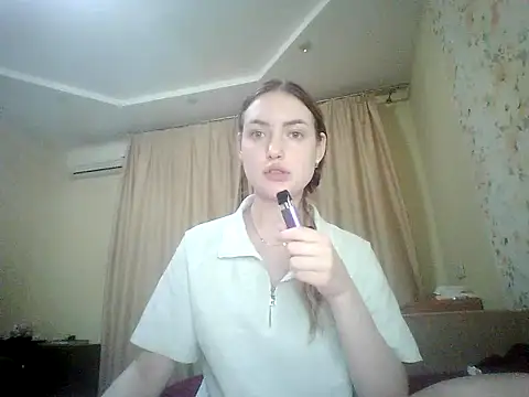 Snapshot of Lisanta chatting on July 28, 2026, 9:03 pm Lisanta online show from July 28, 2026, 9:03 pm